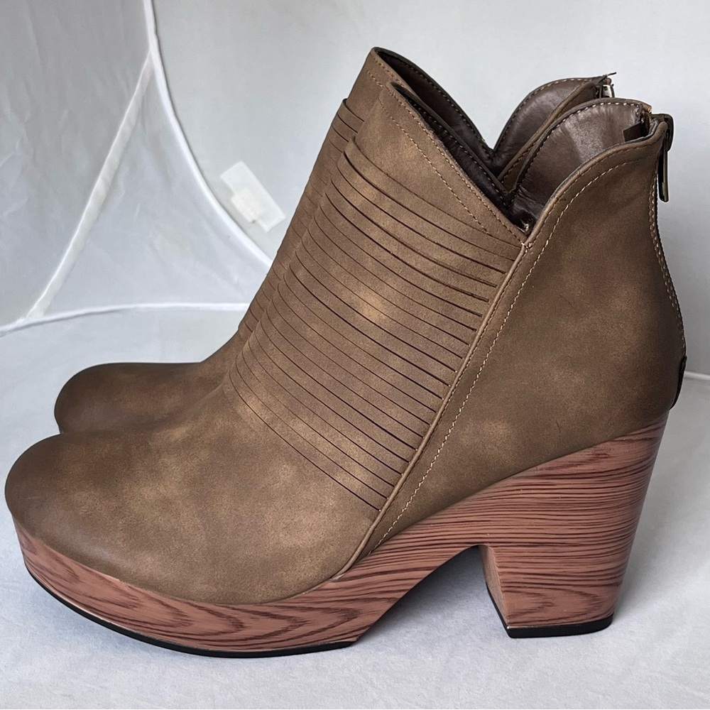 NWOB Pierre Dumas Brown Platform Wedge Clog Ankle Booties Size 7.5 Back Zip - Picture 2 of 10